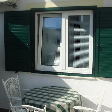 Apartment Ksenija - With Garden & Bbq *