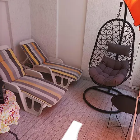 Ksenija - With Garden & Bbq Apartment