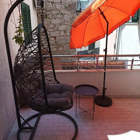 Ksenija - With Garden & Bbq Apartment Vodice