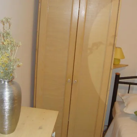 Apartment Ksenija - With Garden & Bbq