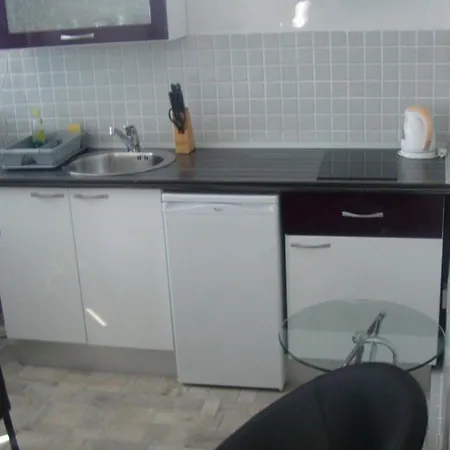 Ksenija - With Garden & Bbq Apartment *