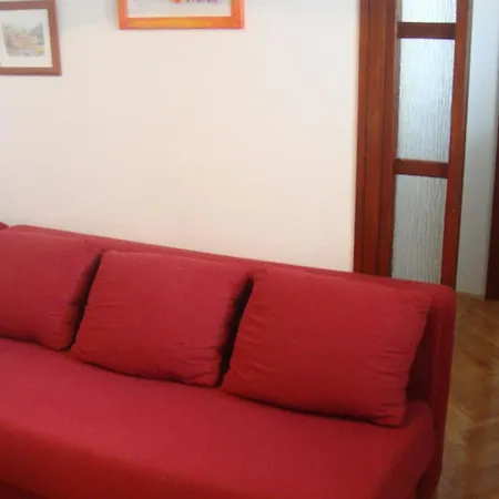 Apartment Ksenija - With Garden & Bbq Vodice