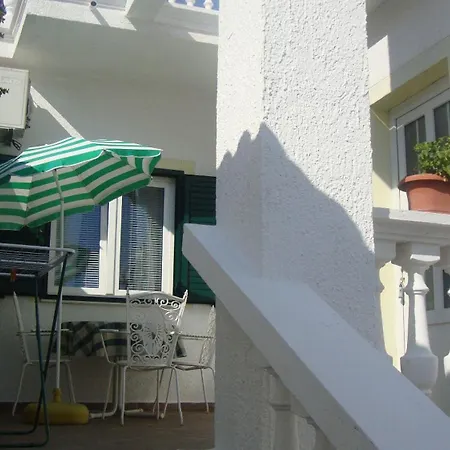 Apartment Ksenija - With Garden & Bbq